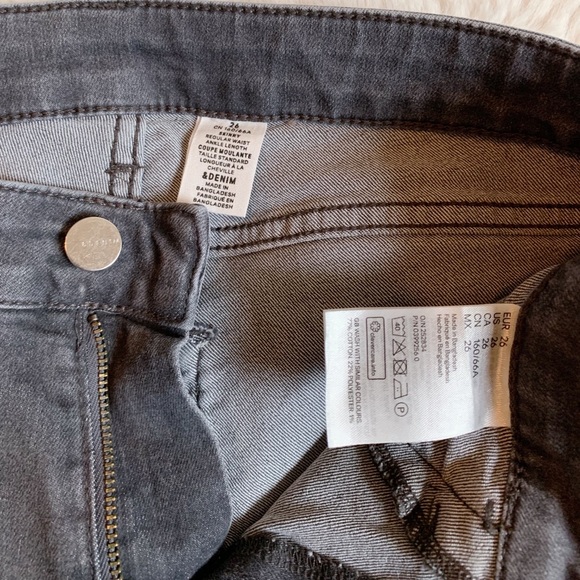 3/$10 H&M Dark Grey Skinny Regular Ankle Jeans - Picture 4 of 4